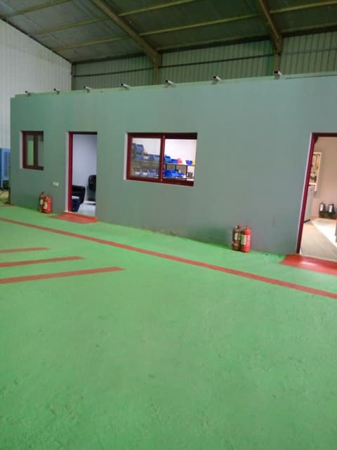 Service Facility / Workshop photo 3